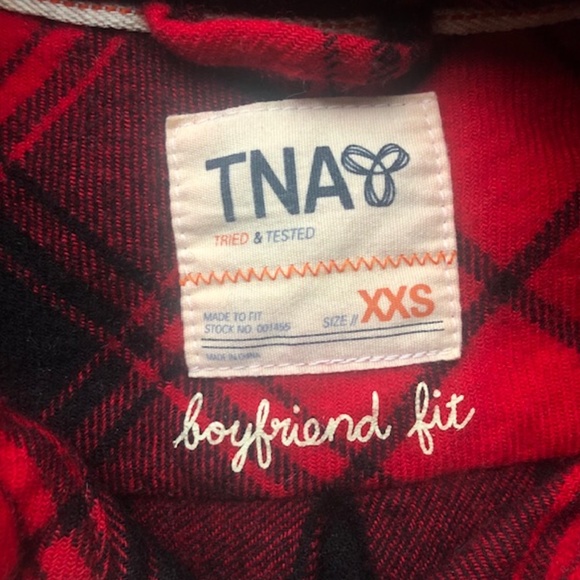 TNA Wool Boyfriend Fit Red Black Plaid Shirt Cropped XXS EUC - Picture 3 of 6